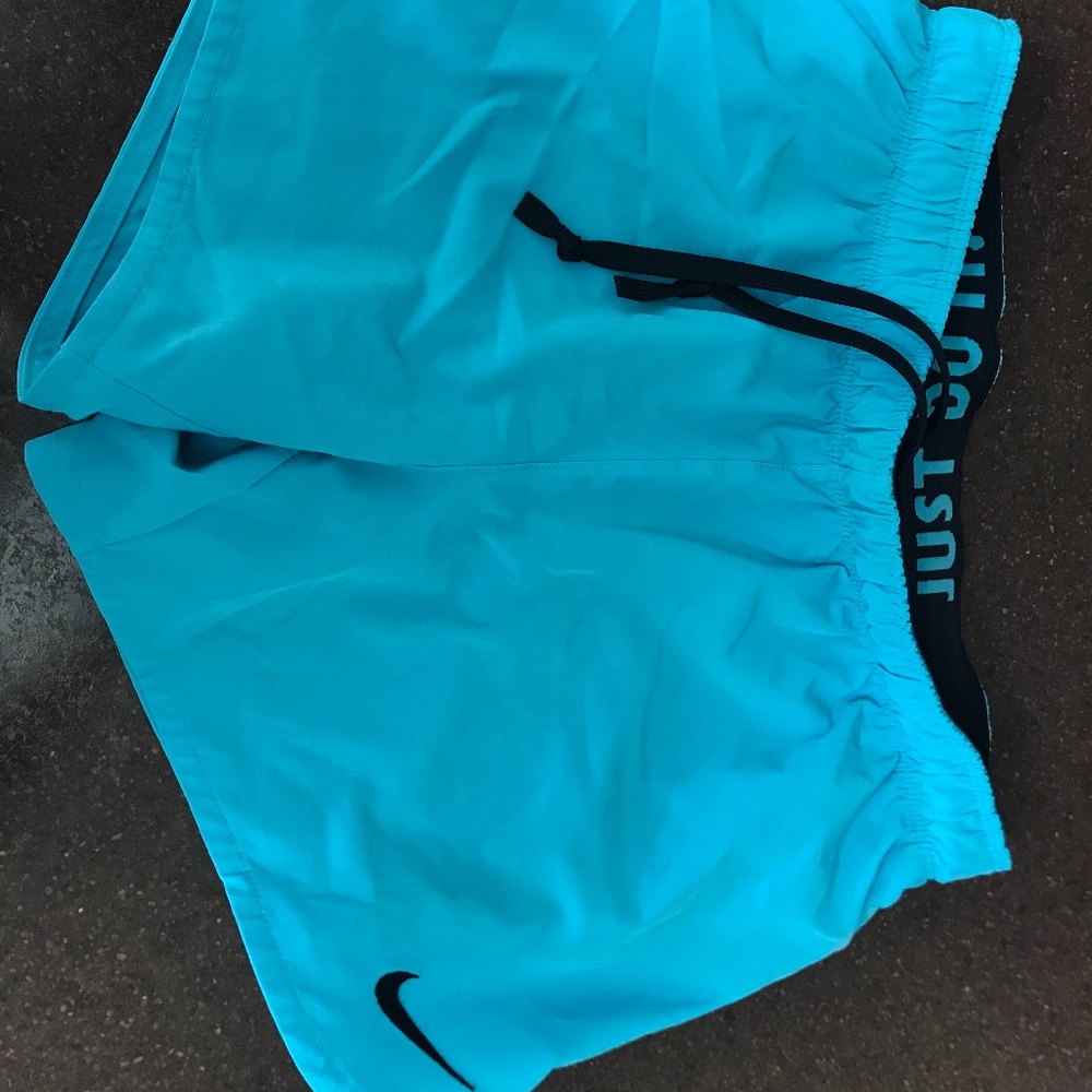 Nike Women's Dri-Fit 2-in-1 short